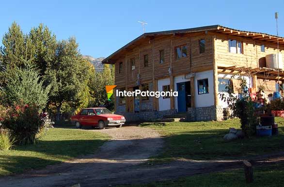 Parador en Ro Azul - El Bolsn