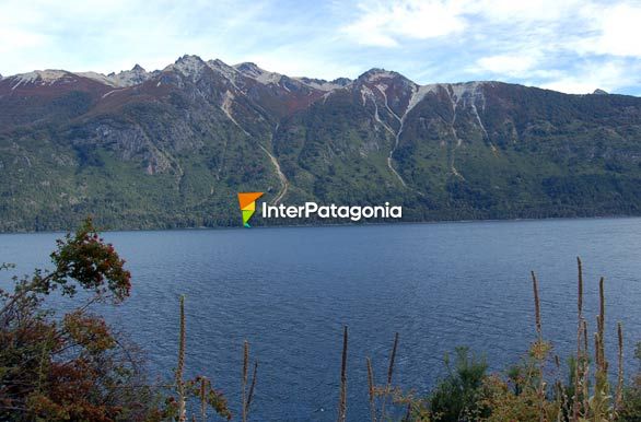 Lago Rivadavia, Cerro Coronado - El Bolsn