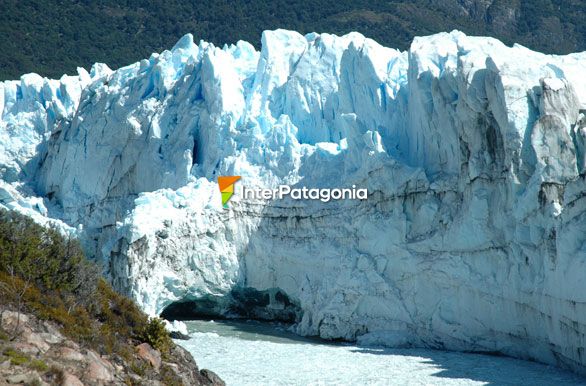 Momento de cierre del glaciar - El Calafate