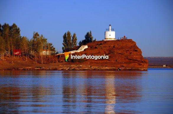 Faro sobre el lago - Villa El Chocn