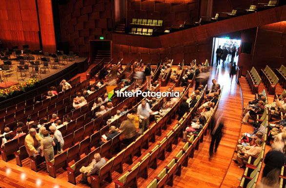 Entrando al Teatro del Lago - Frutillar