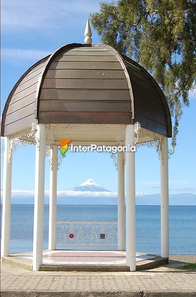 Glorieta en la costa del Lago Llanquihue - Frutillar