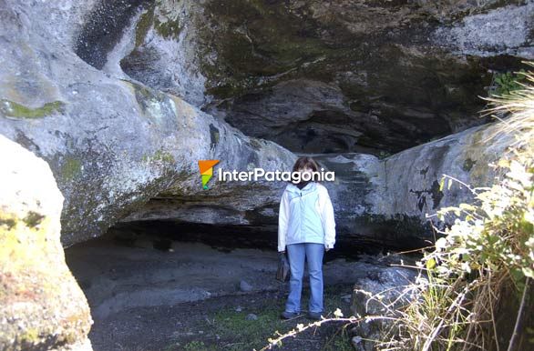 Cueva de los Weichafe - Futrono