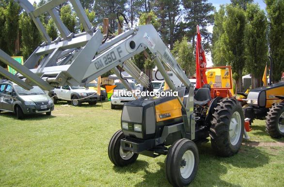 Exposicin en la Sociedad Rural del Neuquen - Junn de los Andes