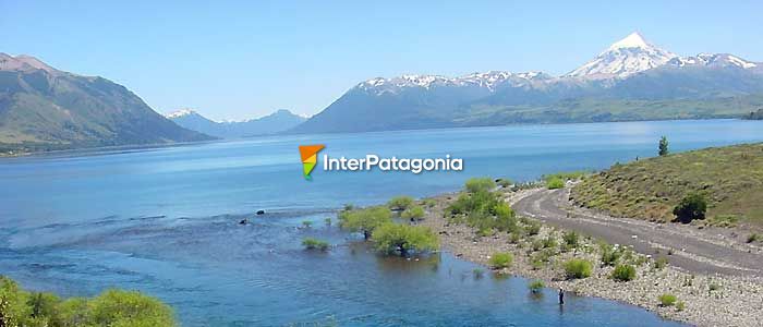 Lago Huechulafquen y ro Chimehuin - Junn de los Andes