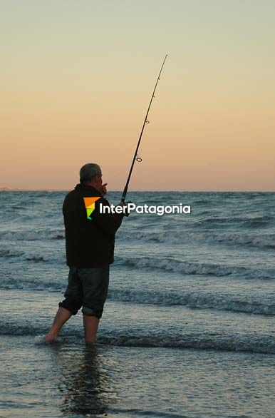 Pesca en la playa - Las Grutas / San Antonio Oeste