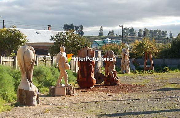 Artesanas de madera - Llanquihue