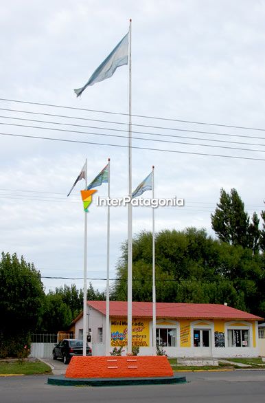 Plazoleta de la municipalidad - Los Antiguos