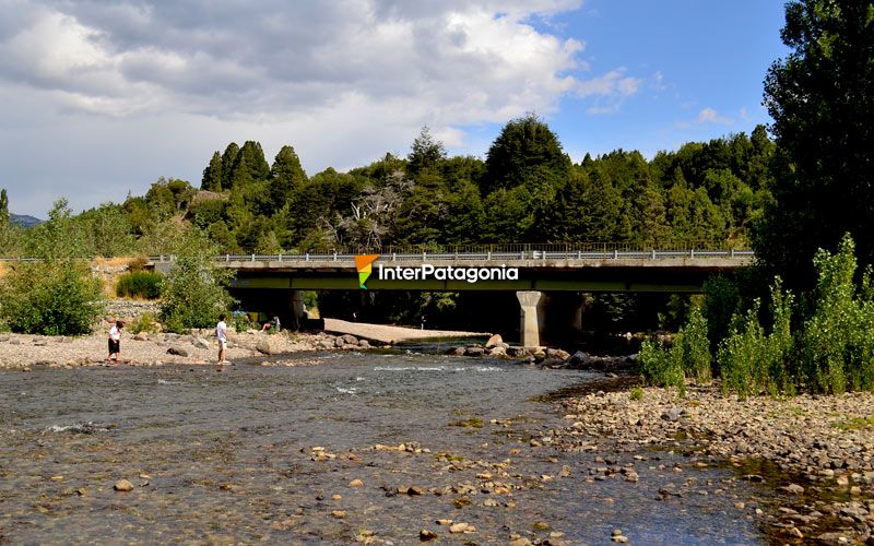 Puente Ro Meliquina - Villa Lago Meliquina