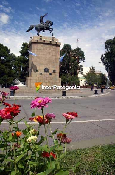 Monumento a San Martn - Neuqun