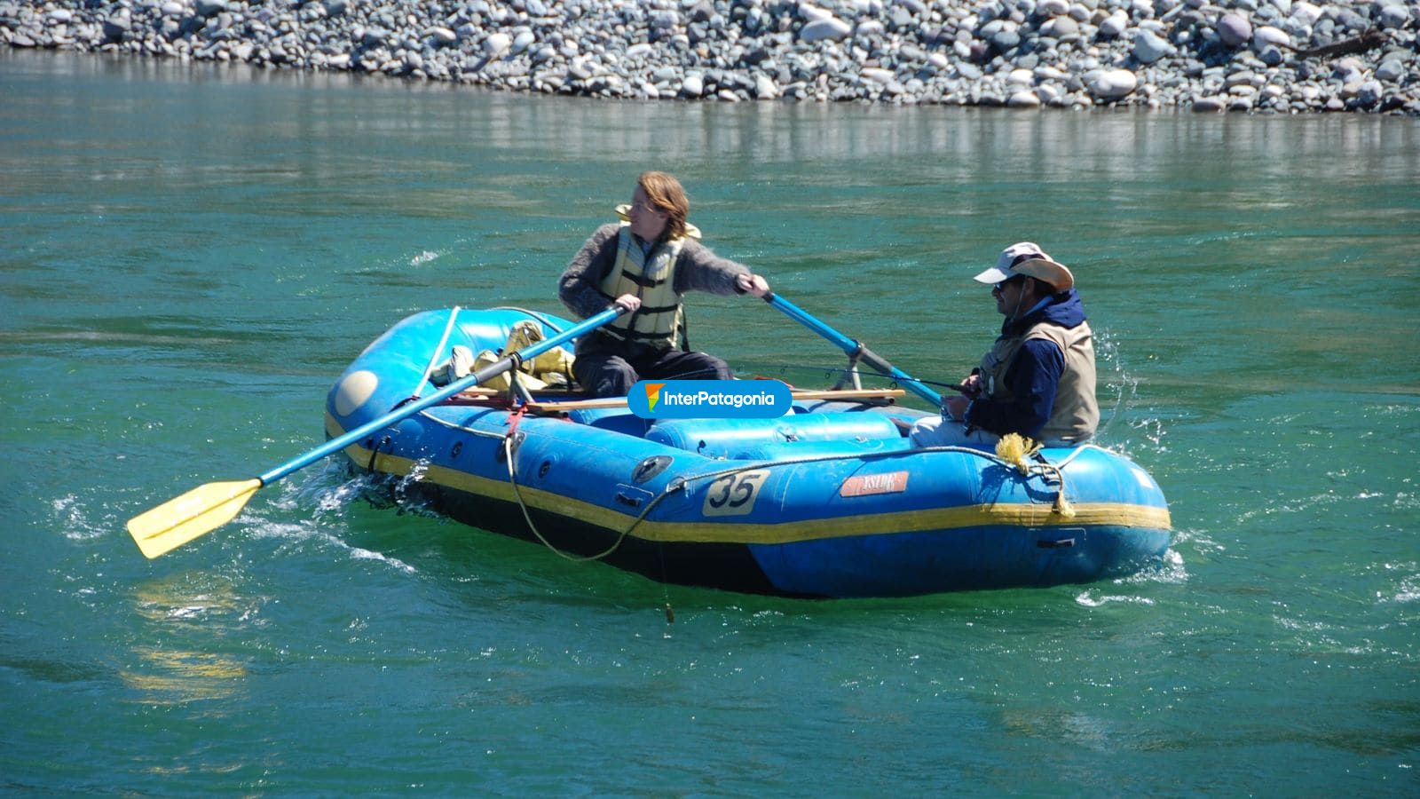 Kayak en el ro Palena - Alto Palena