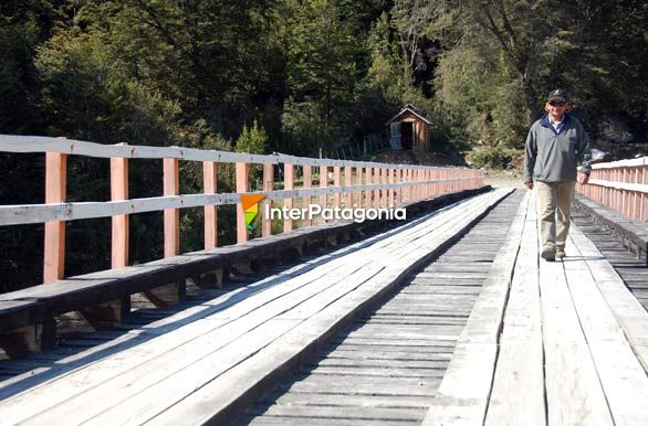 Bridge over El Tigre River - Alto Palena