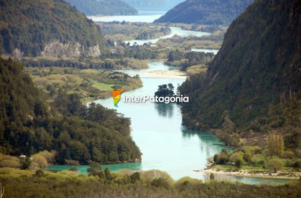 En Puerto Ramrez - Alto Palena