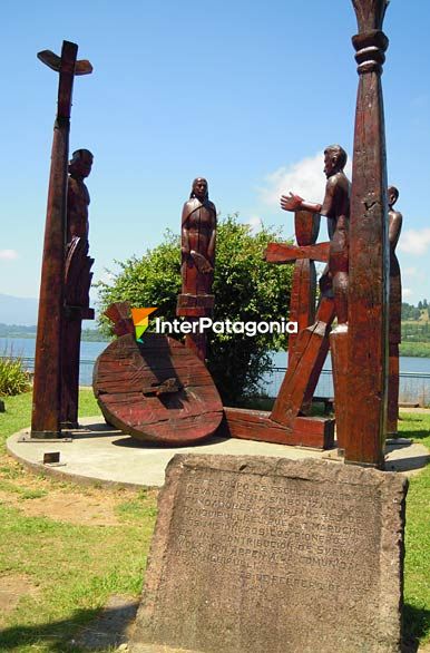 Escultura representativa de la fundacin de Panguipulli - Panguipulli