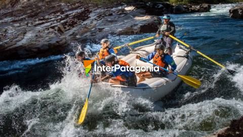 <i>Rafting</i> en los rápidos del Corcovado