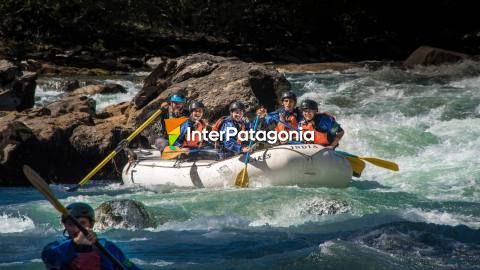 <i>Rafting</i> en los rápidos del Corcovado