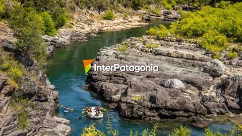 <i>Rafting</i> en los rápidos del Corcovado