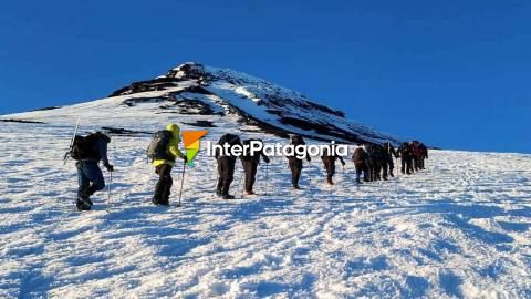 El desafío de ascender al volcán Lanín