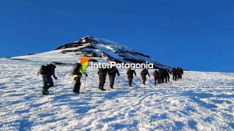 El desafío de ascender al volcán Lanín