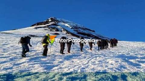 El desafío de ascender al volcán Lanín