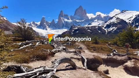 Trekking to the base of Fitz Roy