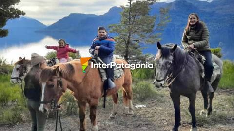 Cabalgando en Villa Traful