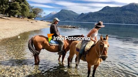 Cabalgando en Villa Traful