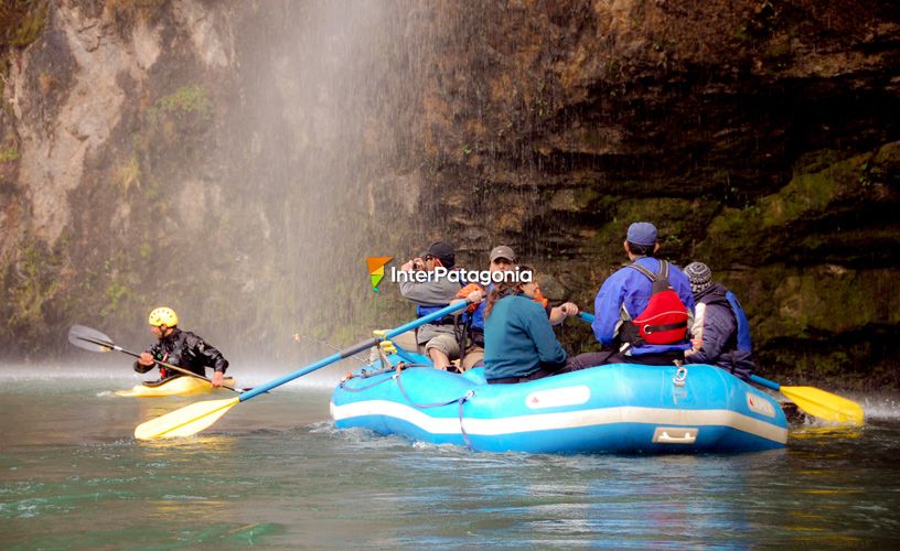 Una cascada que llegaba directamente al río