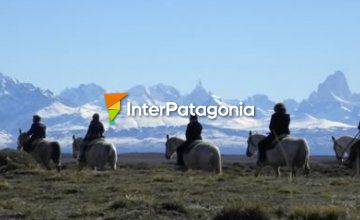 Horse-riding with Santa Patagonia