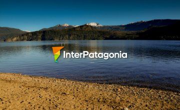 Swimming across Lake Lácar 