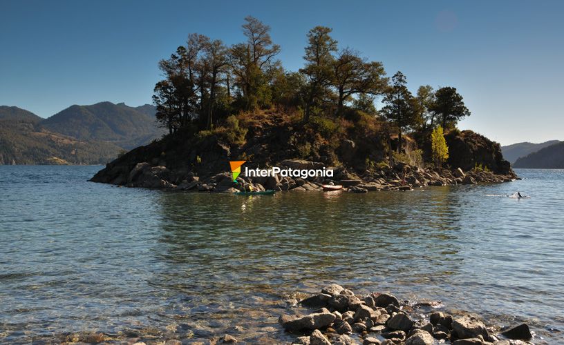 The incredible natural surrounding of Lake Lácar