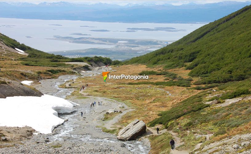 En la parte alta, nos encontramos con planchones de nieve