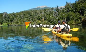 Kayak en el parque nacional y laguna la Zeta