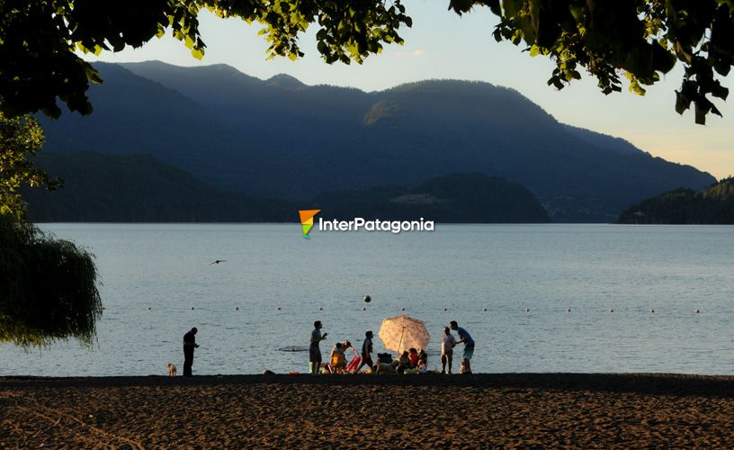 La hermosa playa de Choshuenco