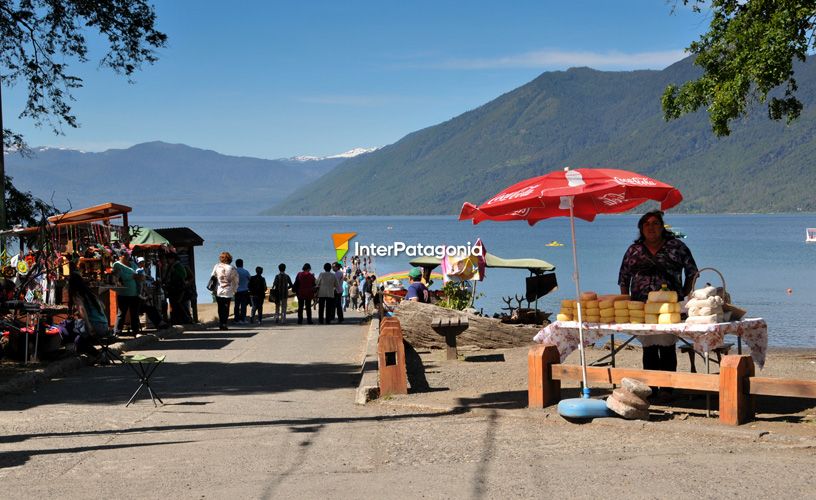 Puestos de alimentos y artesanías