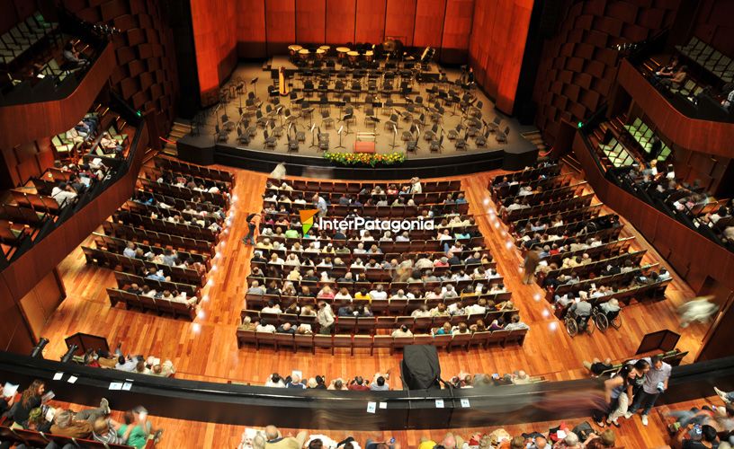 La enorme caja de resonancia de la sala