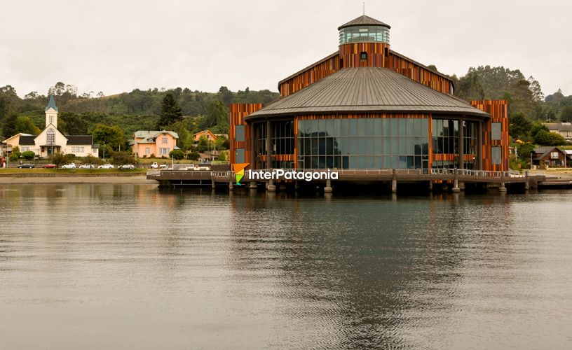 Sobre el espejo del lago Llanquihue