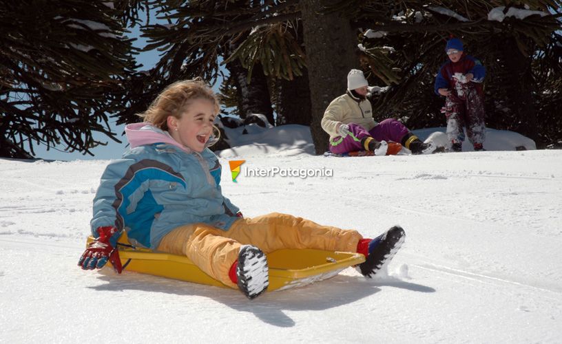 Amusing spade sleds or “culipatines”