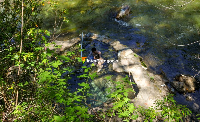 Pools on the shore of the river Liurua