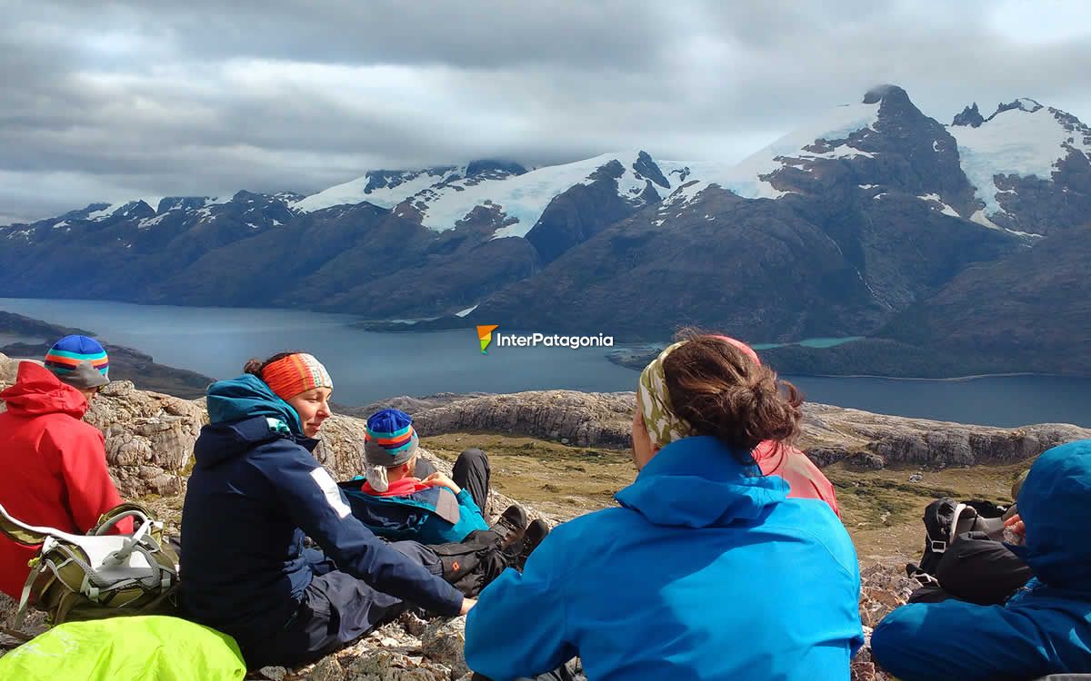 Fjord viewpoint - Thunder Pass Trekking