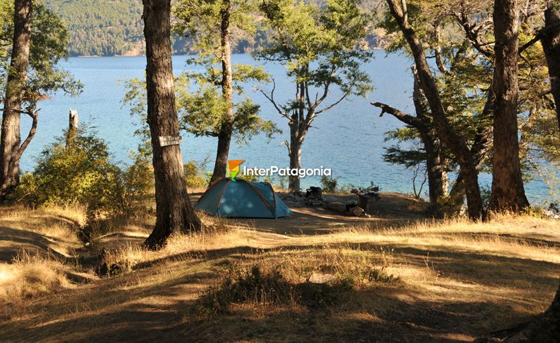 Quedarse a dormir en una carpa