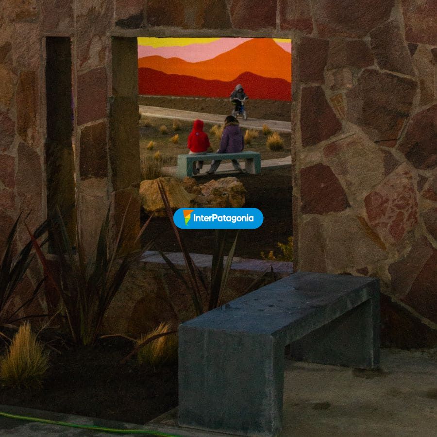 Nios en la plaza - Perito Moreno