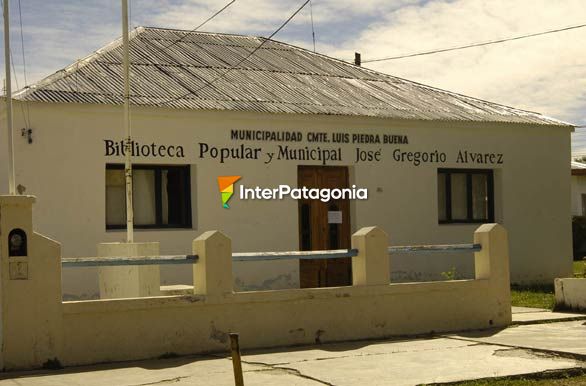 Biblioteca Municipal - Cte. Luis Piedra Buena