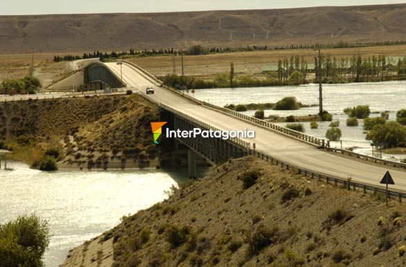 Puente sobre el ro Santa Cruz - Cte. Luis Piedra Buena