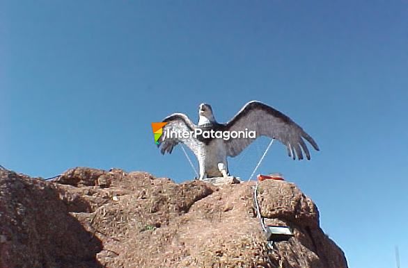 Monumento - Piedra del Aguila