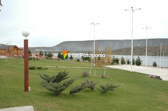 Paraso junto al lago - Piedra del Aguila