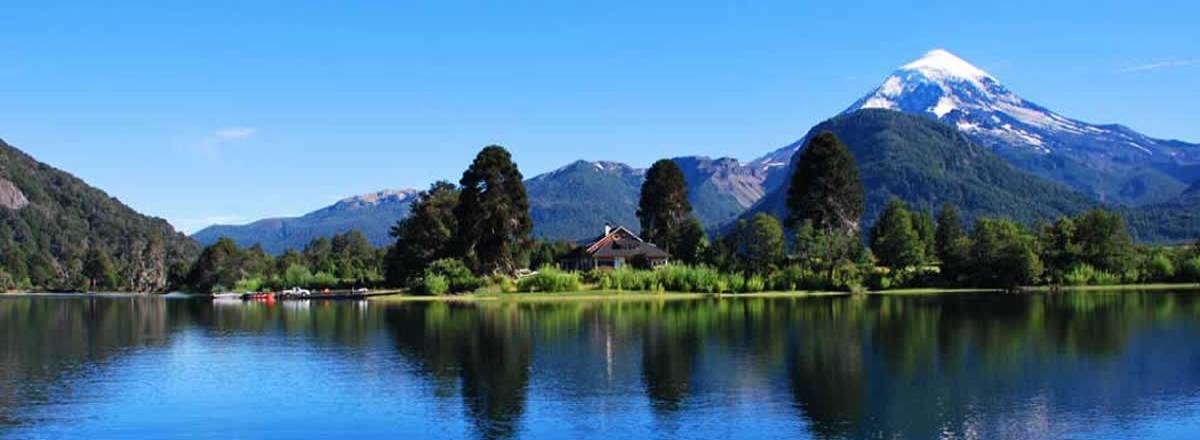 Lodging at Lake Huechulafquen Hostería Paimún