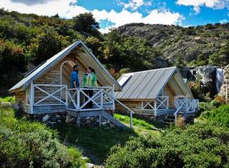 Alojamiento en el Parque Nacional Torres del Paine Fantástico Sur - Refugios de Montaña