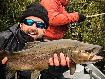 Salidas de Pesca Wild River Chile fly fishing lodge & cabines