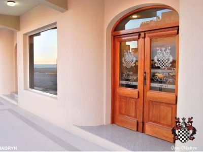 3-star hotels Gran Madryn